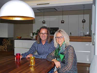 Anton und Anita Vormair in ihrem neuen Haus