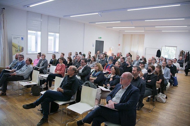 Das Publikum nutzte auch die Möglichkeit zur Diskussion mit den Vortragenden. © Cityfoto/Pelzl