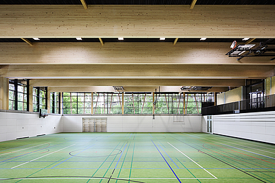 hochmoderner Holzbau mit einer einzigartigen Architektur; Dachtragwerk aus Satteldachträgern